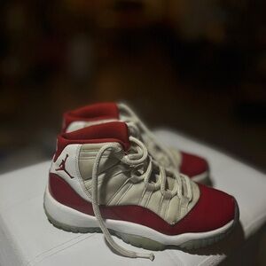 Air Jordan 11 Retro "Cherry" | Size 5Y